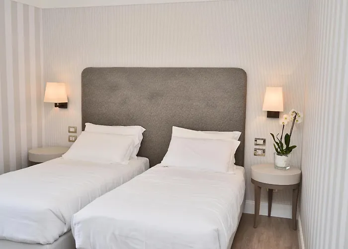 Firenze E ContinentaleAlbergo